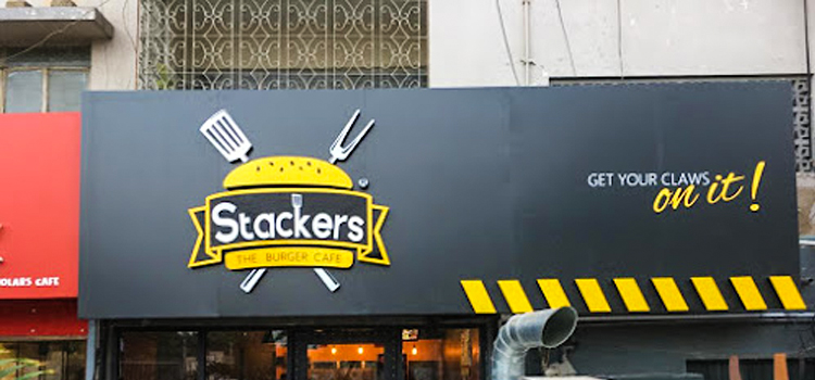 stackers the burger cafe in karachi